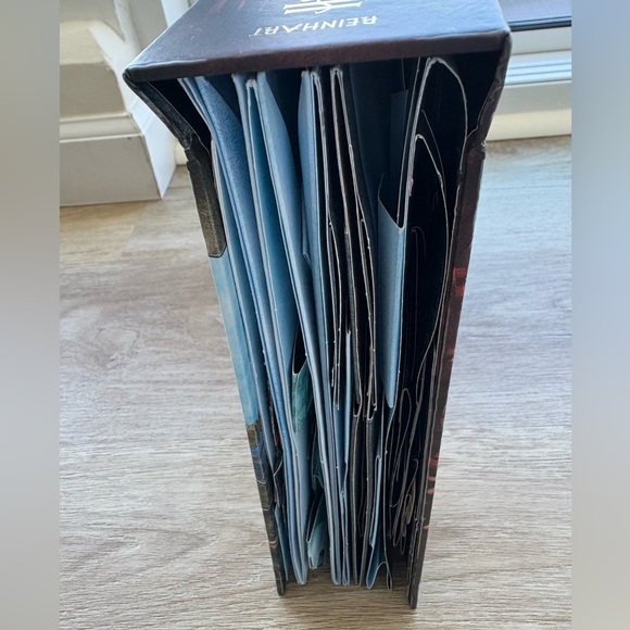 A Pop-Up Guide To Diagon Alley And Beyond (From The Films on Harry Potter) - Picture 10 of 16